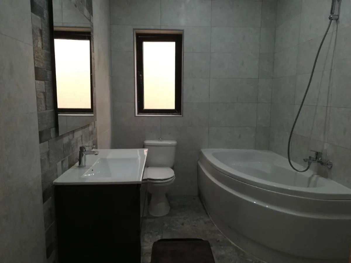 Large 3 Bedroom Apartment Pembroke