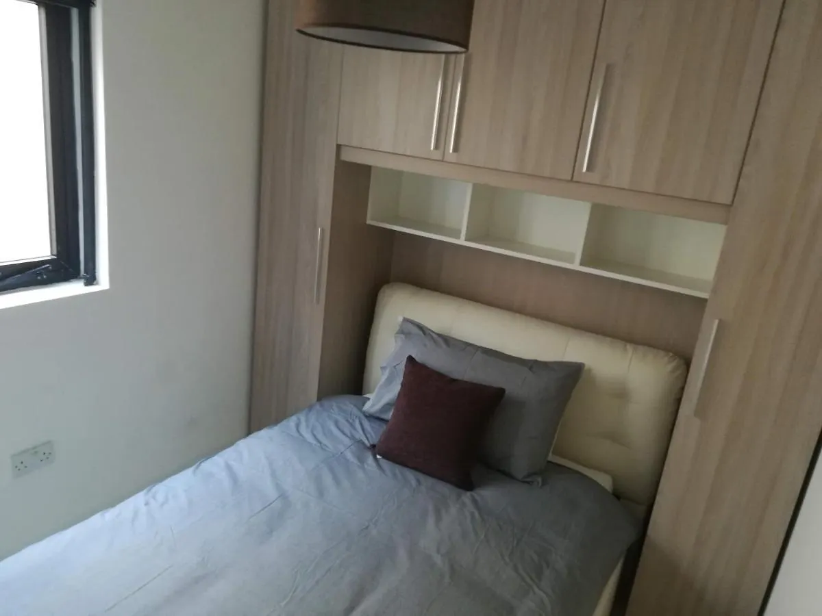 Large 3 Bedroom Apartment Pembroke 0*,  Malta