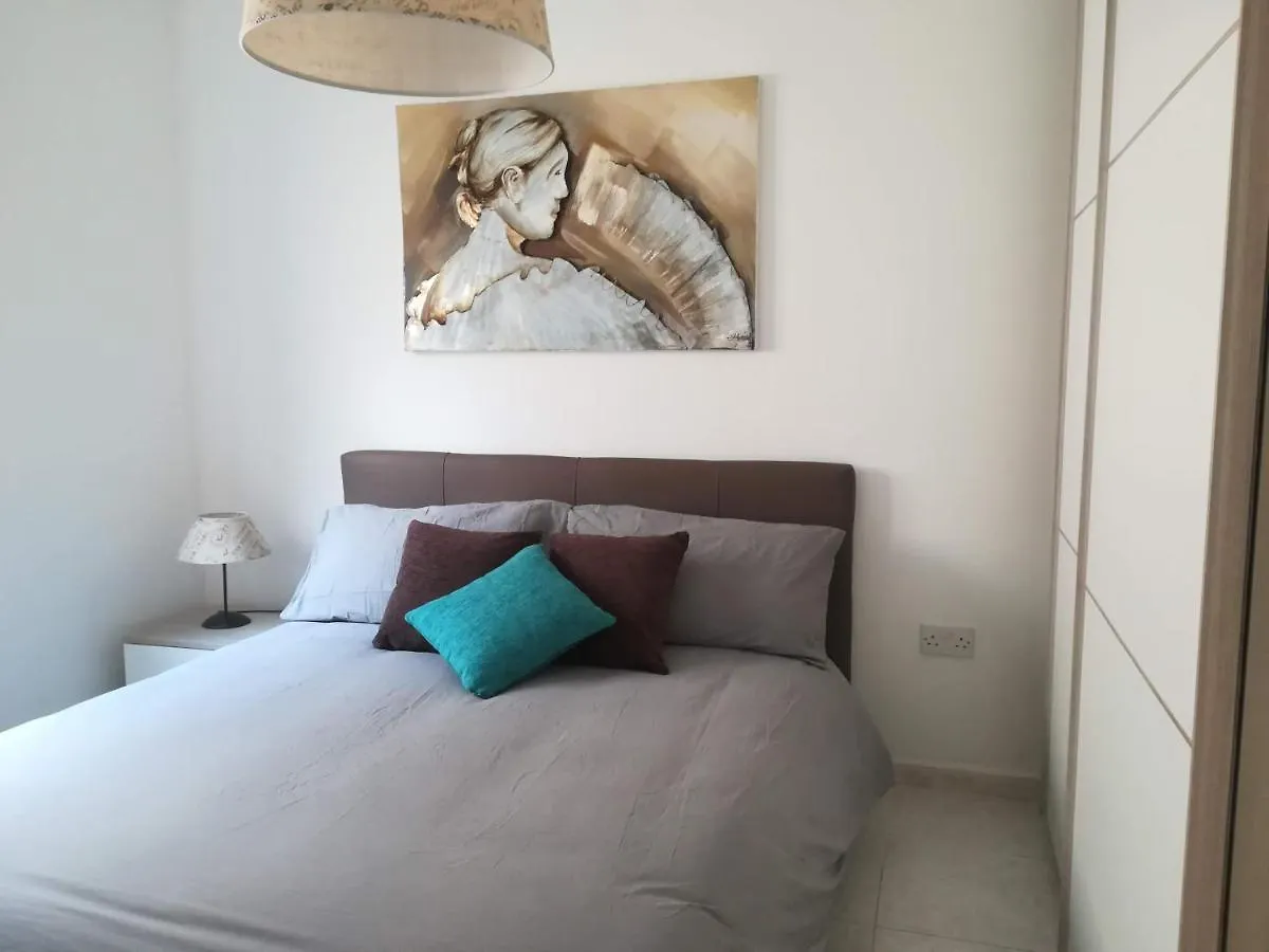 Large 3 Bedroom Apartment Pembroke